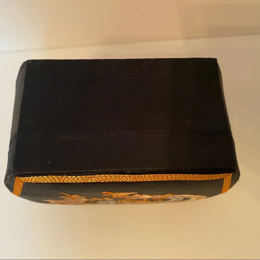 BOX JEWELRY ORGANIZER TRINKET BLACK SATIN PEACOCK RED LINING STORAGE HOME